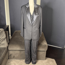 Women  s Gray Slim Fit 3 Piece Formal Tuxedo Suit Satin Peak Lapel Size XL NWT