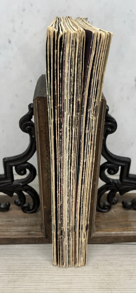 Lot Of 29 Leisure Arts, Leaflet, VTG Knitting, Crocheting Books. Random Vintage - Image 2 of 4