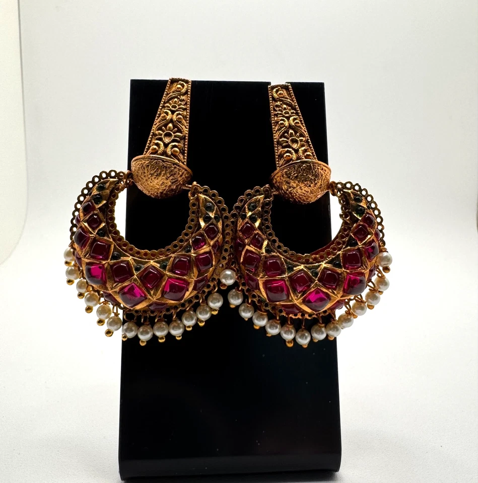 Pendientes tradicionales indios Kundan Chanbali zafiro perla tono dorado Foto 2 de 4