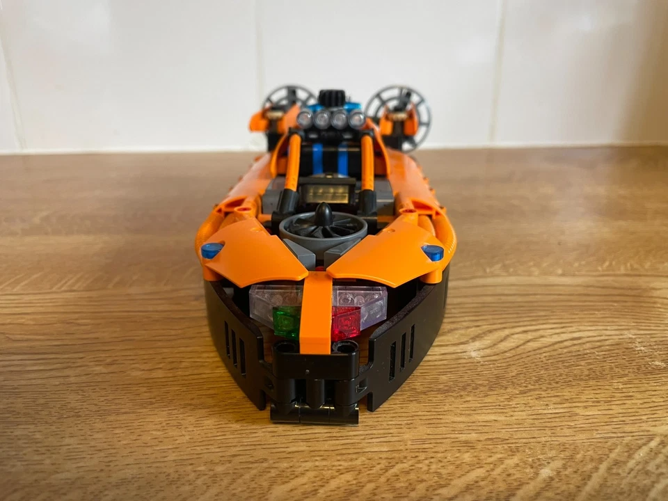 LEGO Technic 42120 Rescue Hovercraft, photo 2 of 5