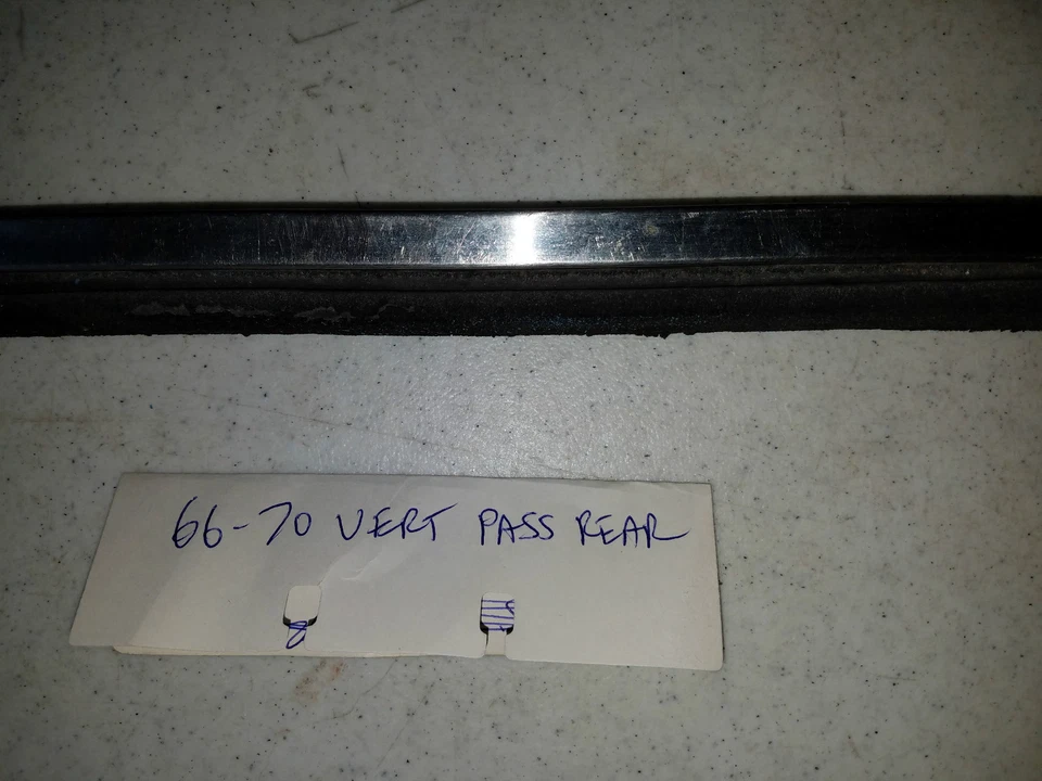 1969 plymouth GTX b-body Coronet conversível 1/4 moldura de janela fotos de estoque DIREITAS - Imagem 3 de 4