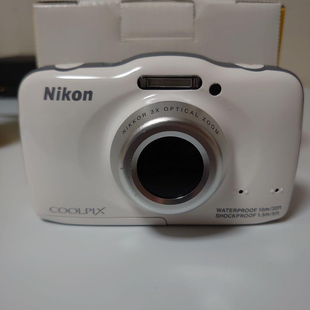 Nikon COOLPIX S32 Digital Camera WHITE Waterproof 10m Shock