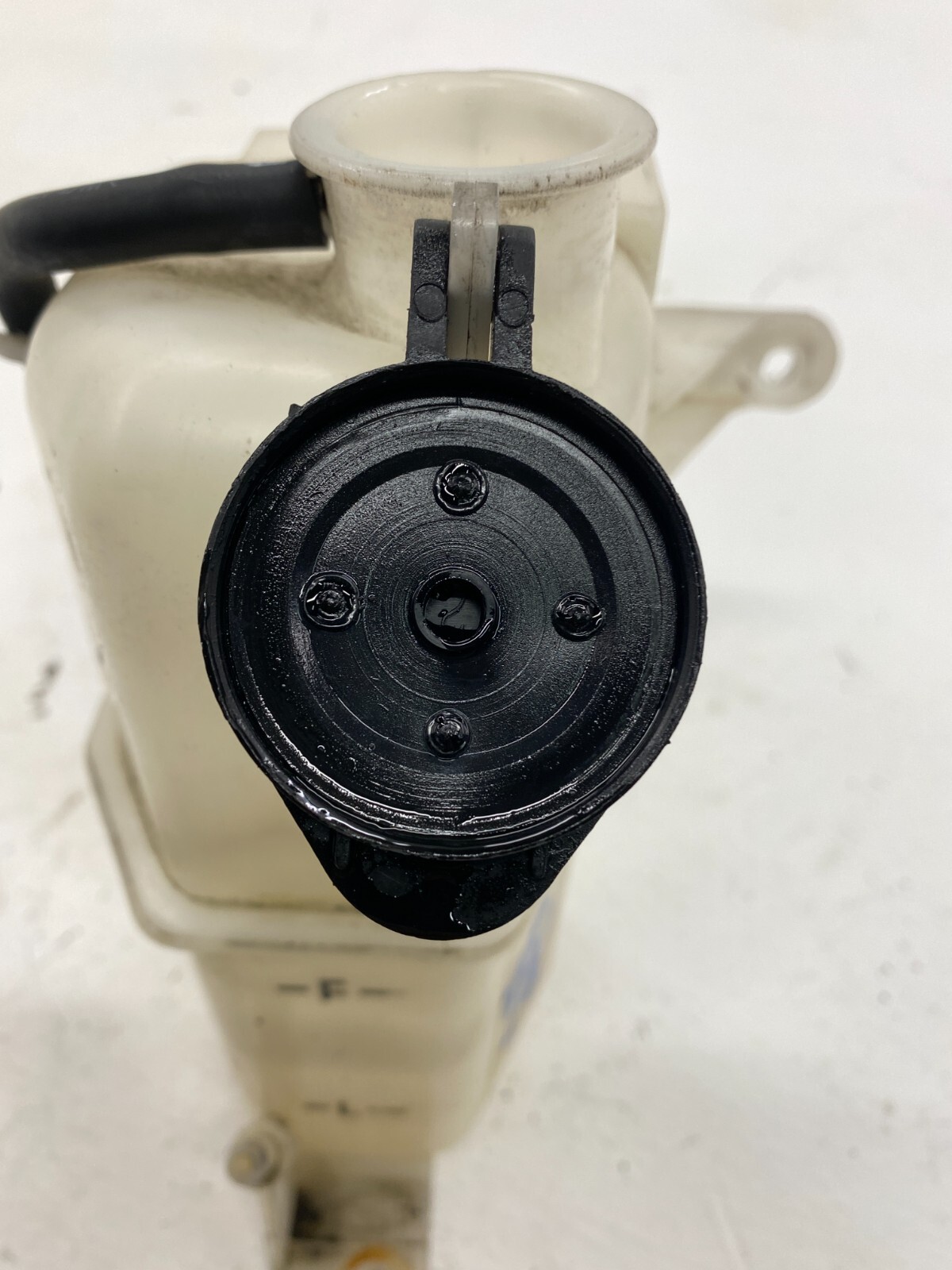 OEM 0611 HYUNDAI Elantra Engine Coolant Tank / Reservoir 254312H000 🚗