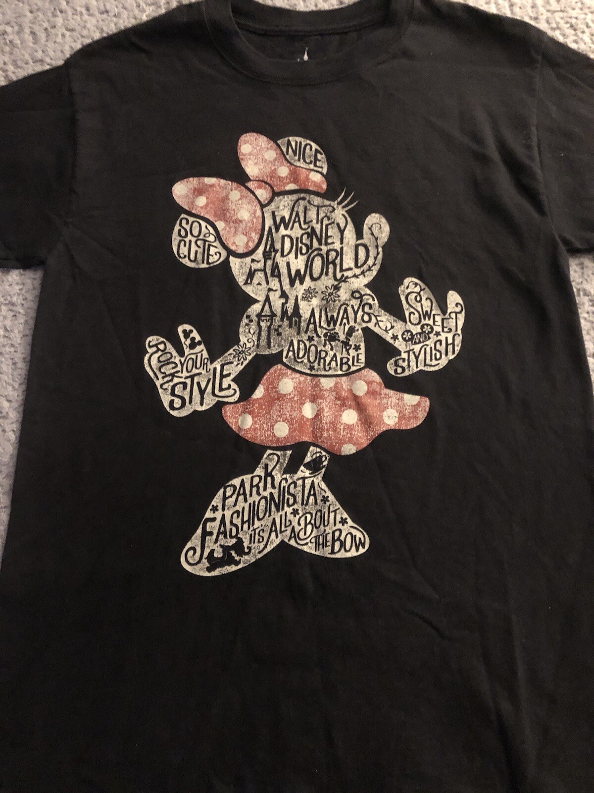 Walt Disney World Minnie Mouse “So Cute” “Fashionista” T Shirt