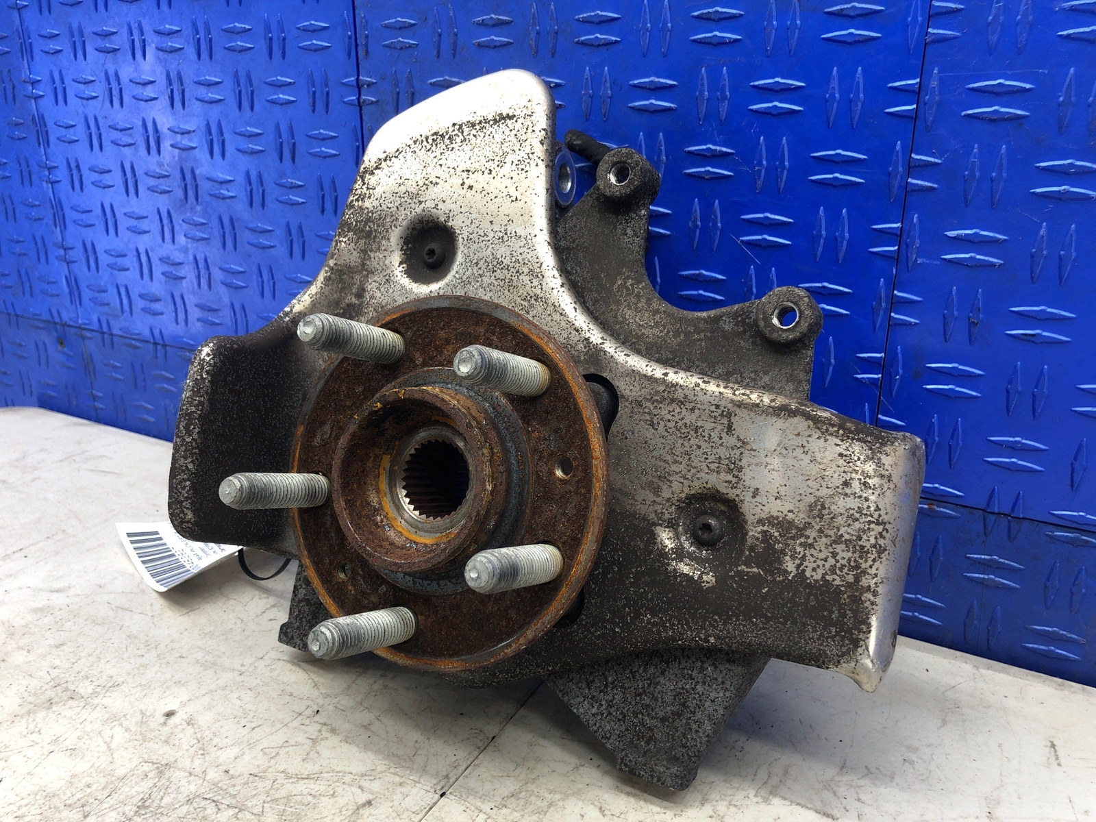 2006-2018 ASTON MARTIN VANTAGE V8 REAR RIGHT SPINDLE KNUCKLE WHEEL BEARING HUB