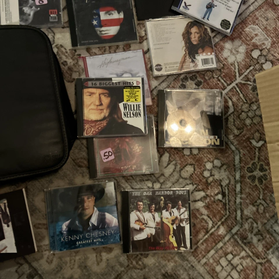 Cartera CD Case Logic KSW-92 Koskin - Sostiene 92 discos - Cuero sintético (negro) y 40 + Foto 2 de 4