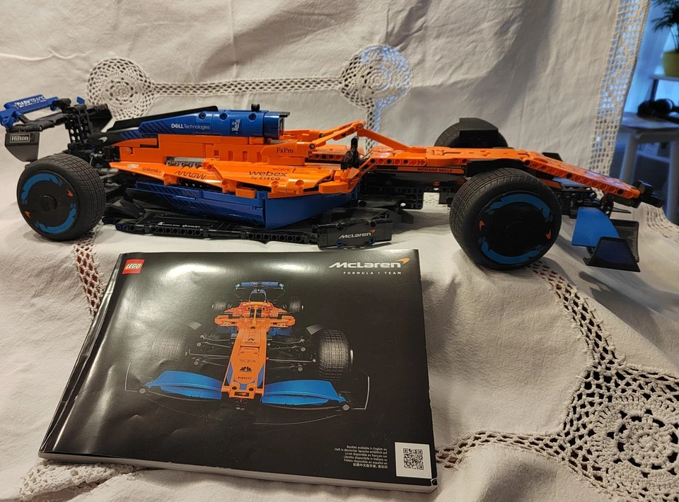 LEGO TECHNIC  Mclaren Formel 1 Rennwagen 42141 Formula Team 2022 - Bild 4 von 4