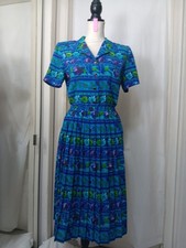 vintage Leslie Fay Women's petite Shirt And floral Skirt Set Size 8P