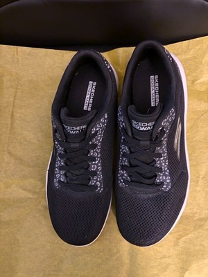 SKECHERS GO WALK GOGA MAT SNEAKERS WOMEN SIZE 8.5 SLIP INS BRAND NEW