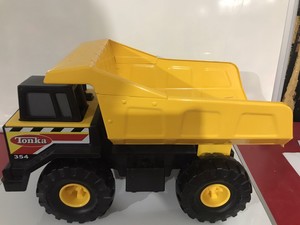 large metal toy trucks