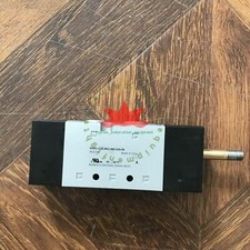 1pcs New Festo solenoid valve VUVS-LT25-M52-MD-G14-F8 8035181