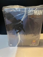 Mezco One 12 Batman The Dark Knight Returns Frank Miller PX Preview EX BLUE SUIT