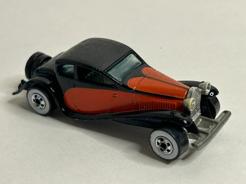 Vintage Hot Wheels 37' Bugatti Black/Red car Mattel Hong Kong 1980 - Image 2 of 4