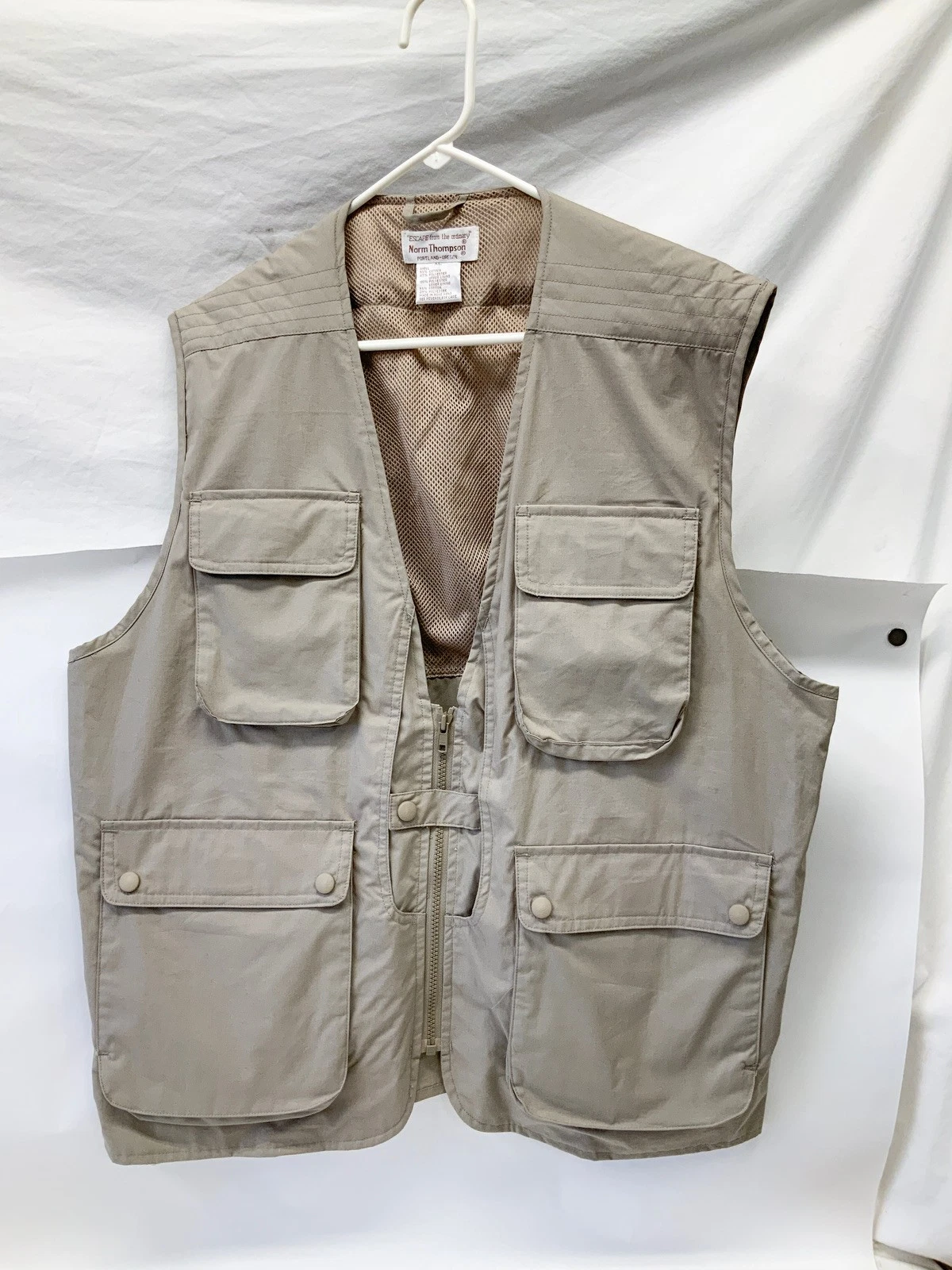 Norm Thompson Mens XL Fishing Vest Beige / Khaki 9 Pockets - product detail image 1