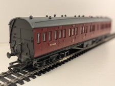 Dapol OO Gauge BR 57ft Stanier Non-Corridor Brake Third Coach M16658 in Crimson