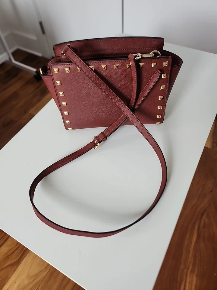 Michael Kors Burgundy Crossbody Bag Saffiano Leather Good Condition With Insert - Image 3 of 4