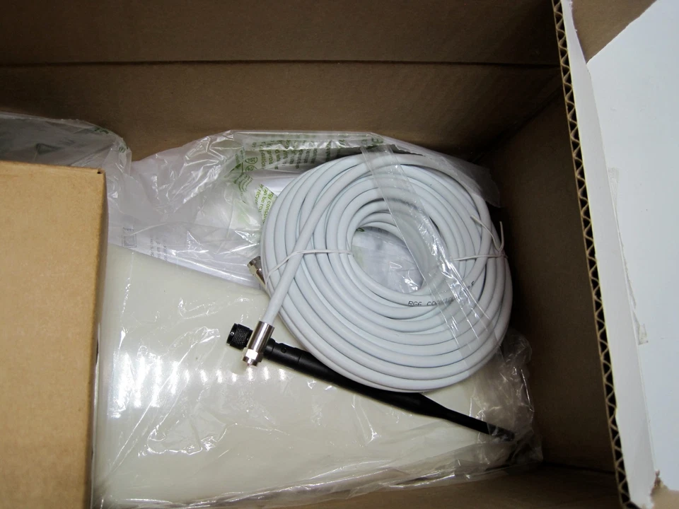 Amplificador de señal zBoost XTREME REACH ZB560SL NUEVO EN CAJA ABIERTA Foto 3 de 3