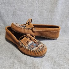 Minnetonka Moccasins Size 7.5 472K Hard Rubber Sole Brown