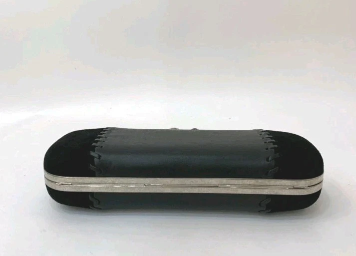 ☠️🖤 Alexander McQueen 🖤☠️ Skull 4 Knuckles Rings Leather Suede Clutch 98 - Image 4 of 4