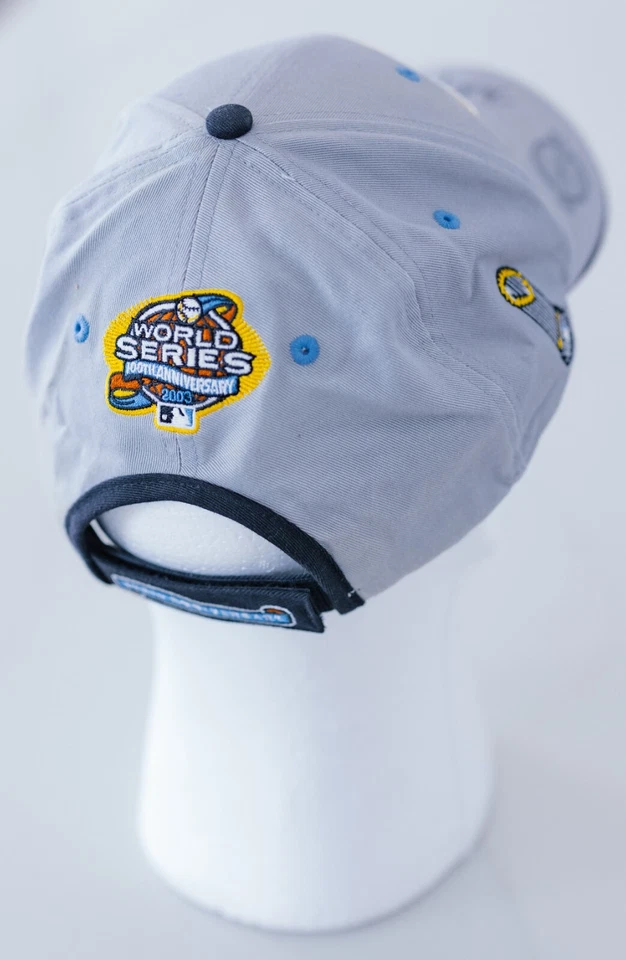 Gorra gris firmada por Mike Lowell del Campeonato de la Serie Mundial de los Marlins de Florida 2003 Foto 2 de 3