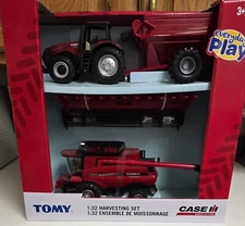 1/32 Case IH Harvesting Set w/AFS Connect Magnum 380, Grain Cart & 8230 Combine