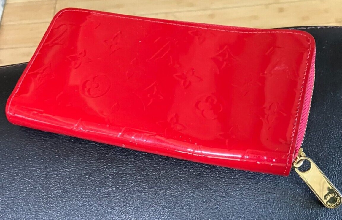 Louis Vuitton's Red Monogram Zippy Wallet | eBay Louis Vuitton's Red Monogram Zippy Wallet | eBay