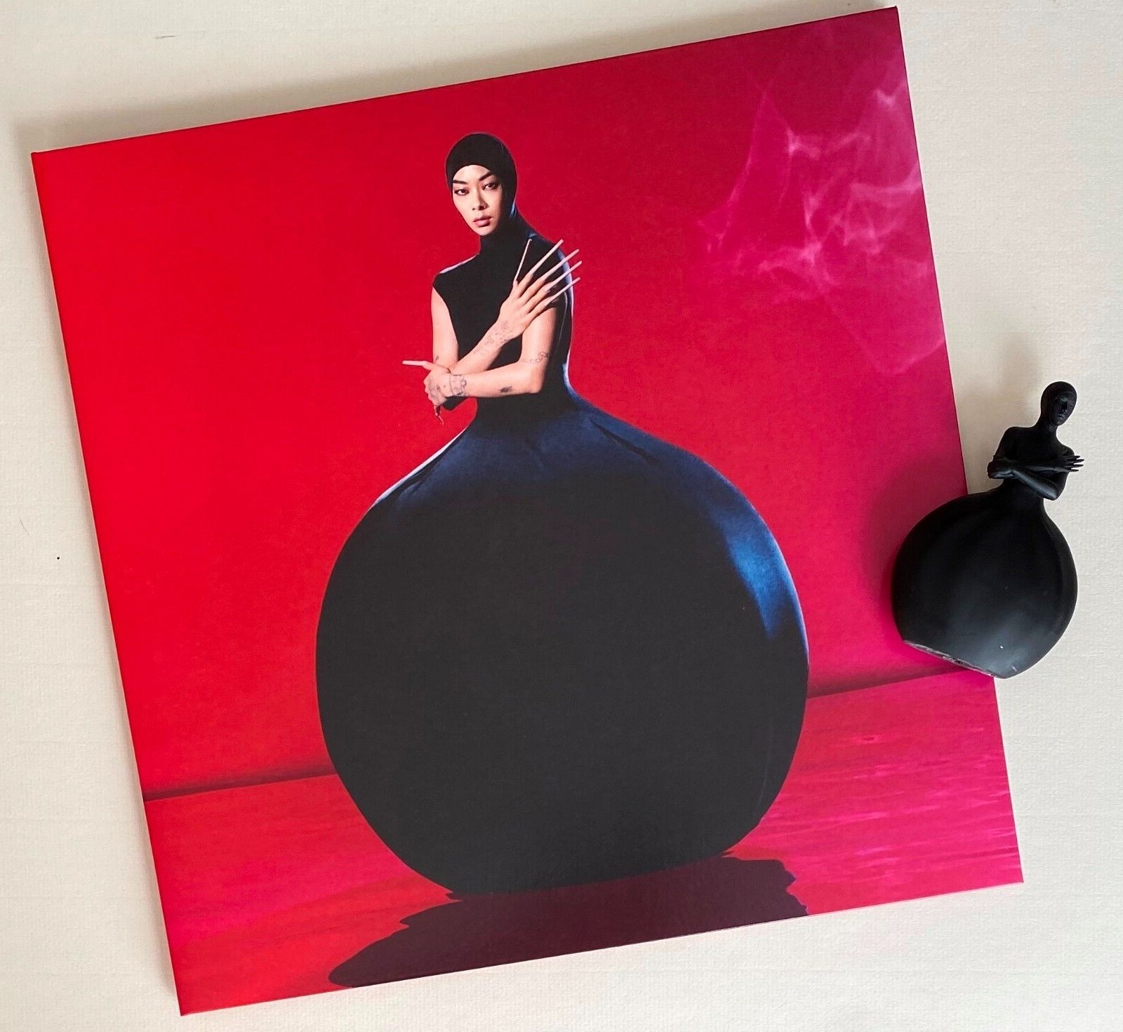 RINA SAWAYAMA * HOLD THE GIRL * UK LIMITED EDITION VINYL w/ EXCLUSIVE 3D MODEL
