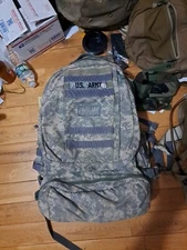 Camelbak Army ACU Camouflage Hydration Backpack lightly used. Great, Huge !!