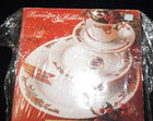 Vtg Poinsettia & Ribbons 16-Piece serves 4 Porcelain Holiday Dinnerware Set — photo 2