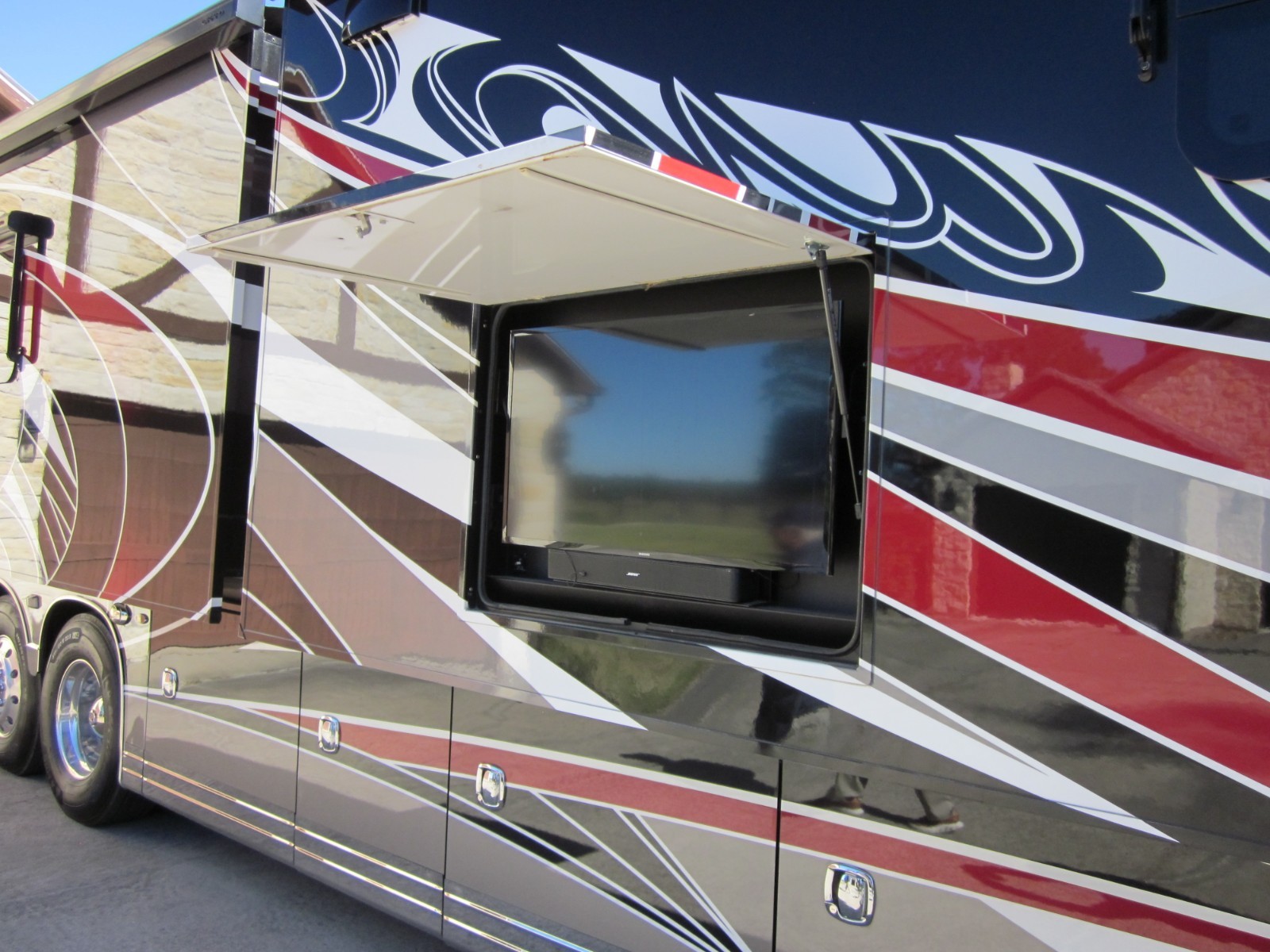 Entegra Coach Cornerstone Series M-45B 605hp Cummins One Owner Low Miles!!