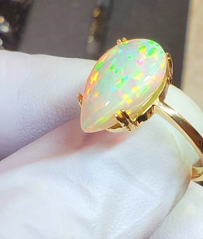 Anillo de ópalo etíope natural de oro macizo de 14k anillo de piedras preciosas de ópalo de fuego natural Foto 3 de 4