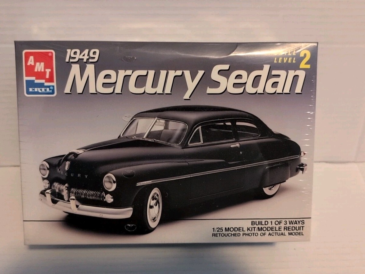 1991 AMT ERTL 1949 Mercury Sedan 1/25 Plastic Model Car Kit 6815