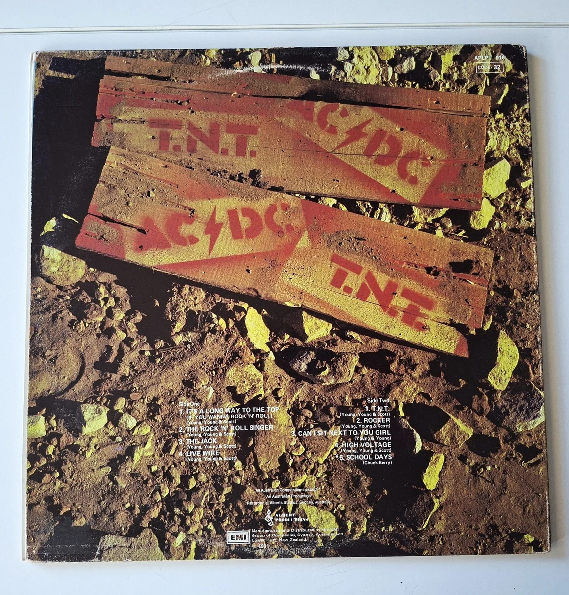 AC/DC – T.N.T. - LP New Zealand, Gatefold