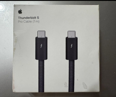 OPEN BOX - Apple Thunderbolt 5 Pro Cable 1m Black - MC9C4AM/A  A3189 - PRISTINE