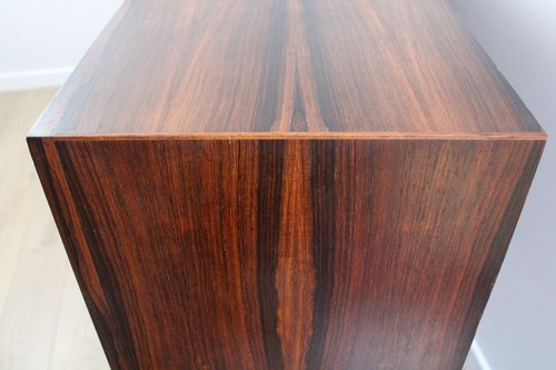 A stunning mid-century Danish rosewood sideboard, with siding doors - Picture 8 of 19