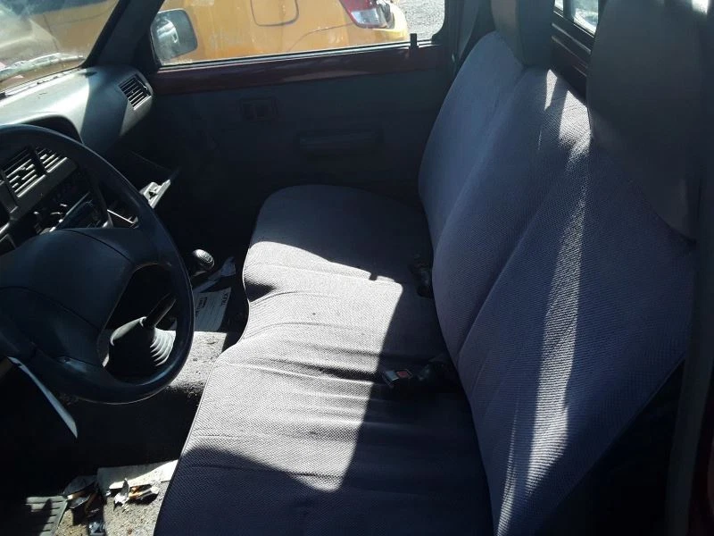 Radiator 4 Cylinder Fits 85-95 TOYOTA PICKUP 1157447 - Imagem 3 de 4