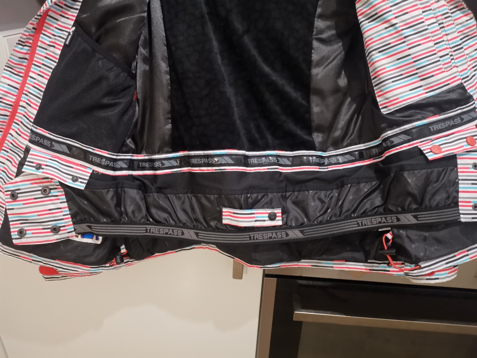 Trespass TP75 Jacket Stripe Pattern - image 10