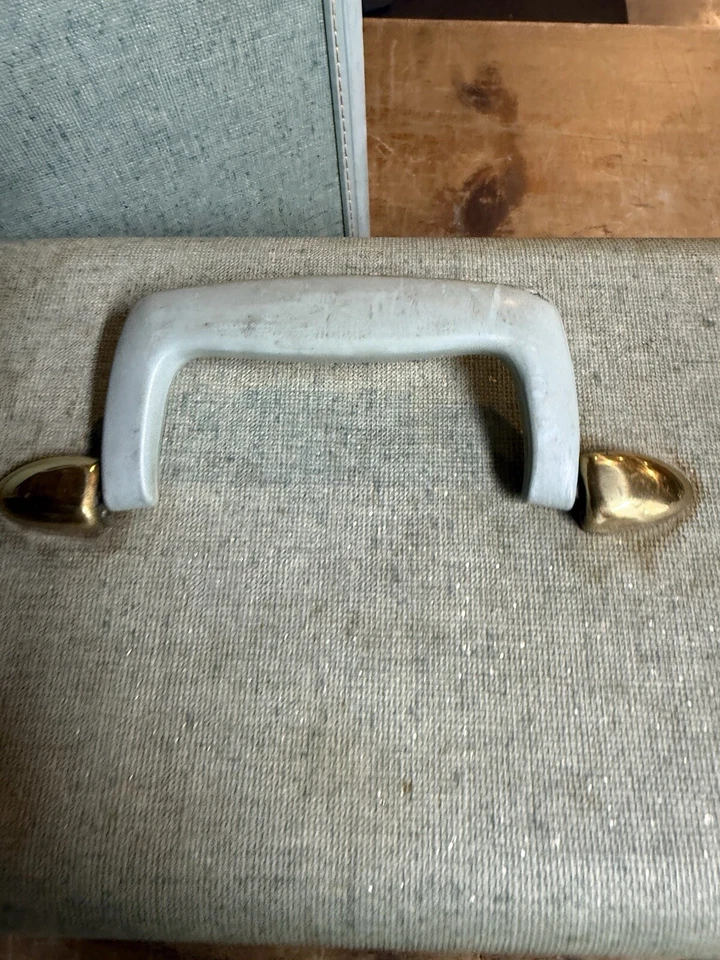 W/ KEYS Vintage 1950s Samsonsite Hawaiian Blue Sparkle Tweed Train Case+Suitcase - Image 4 of 4