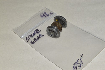 #ad HO scale steam locomotive PARTS driver wheel 48quot; spoke w brass gear $3.00