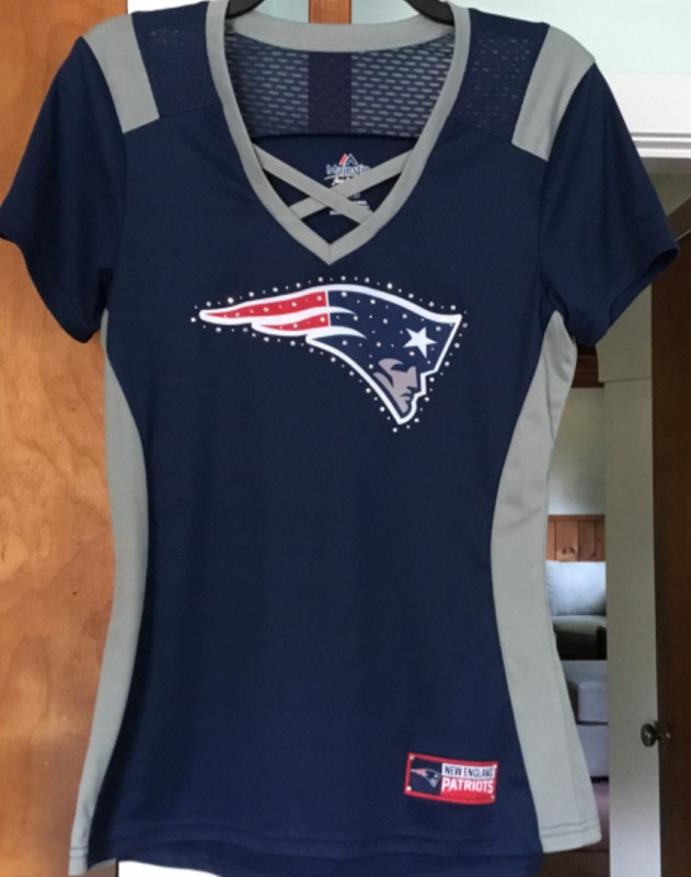 Women's Sz. M NEW ENGLAND PATRIOTS Majestic Jersey with Bling!
