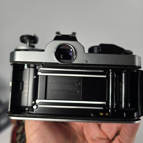 Nikon FE2 35mm Silver Film Camera with 210mm 1.4 5.6 lens Nice - Picture 15 of 16