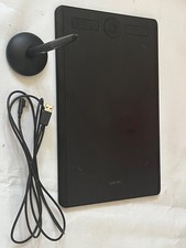 Wacom PTH660 Intuos Pro Drawing Tablet