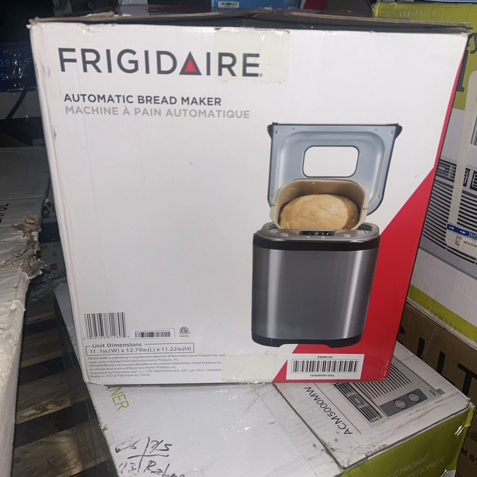 Frigidaire EBRM100 2LB Stainless Steel Bread Maker 15 Programs LCD Display NIB