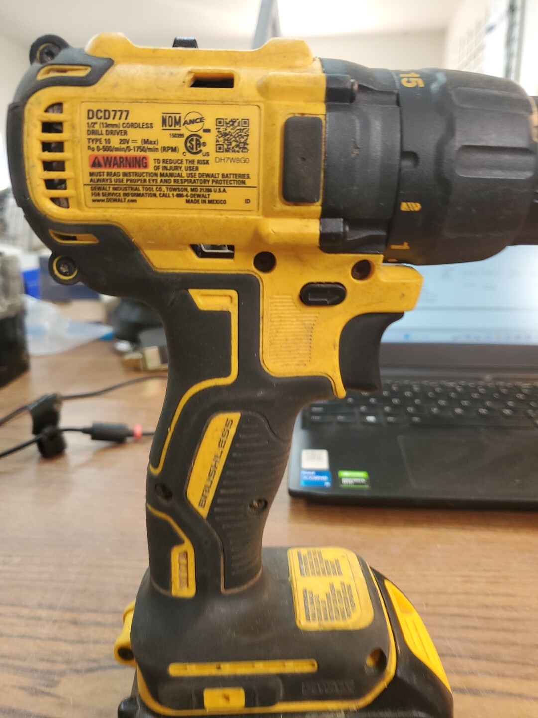 DEWALT Cordless Drill/Driver DCD777 20Volt Max LithiumIon 1/2in