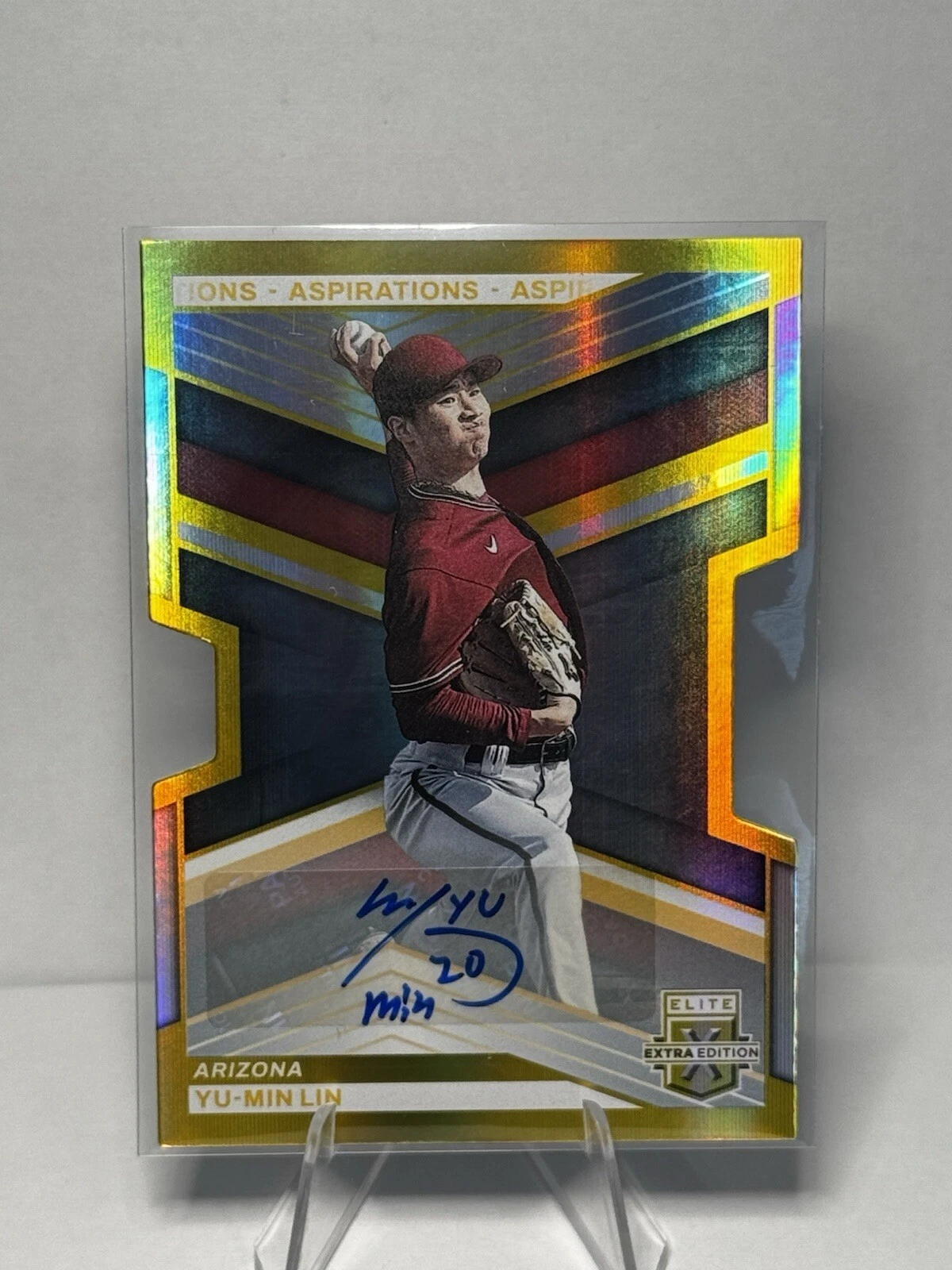 2023 Panini Elite Extra Edition Yu-Min Lin Gold Aspirations Auto Die-cut SSP /24