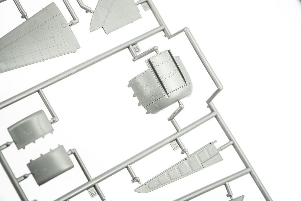 BORDER BF-006 1/35 A6M2 Zero Fighter w/Interior Of The Engine And ...