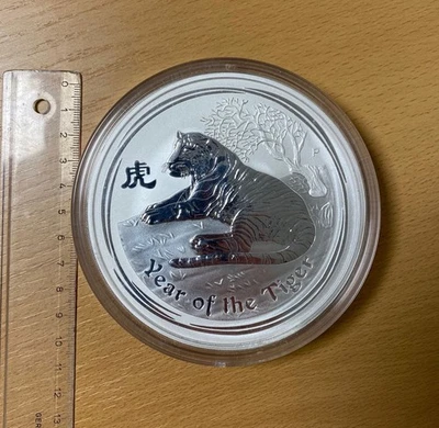 2010 Perth Mint Lunar Year of the Tiger – 1 kg Fine Silver .999 - $ 30 Coin - Bild 1 von 4