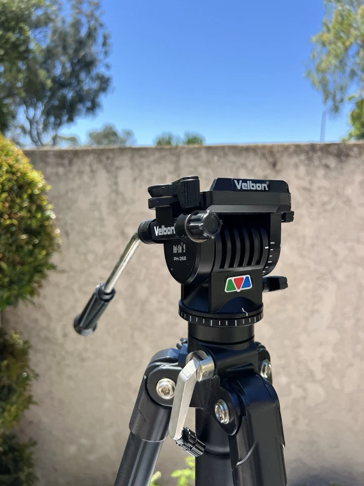 Trípode de aluminio negro de video Velbon DV-7000 con cabezal fluido Vel-Flo PH-368 ¡Bonito! Foto 3 de 4