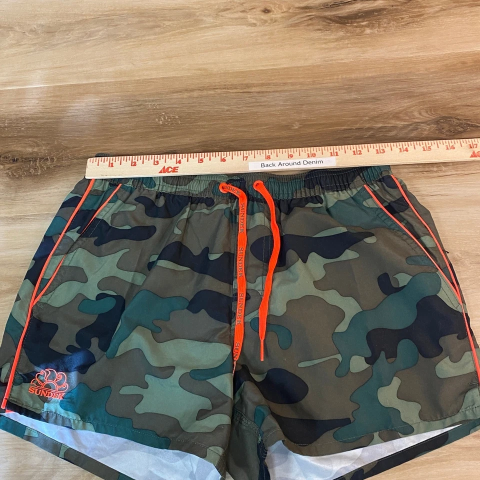 Bañador Sundek camuflado para hombre pequeño naranja ribete cintura elástica bolsillos con cordón Foto 3 de 4