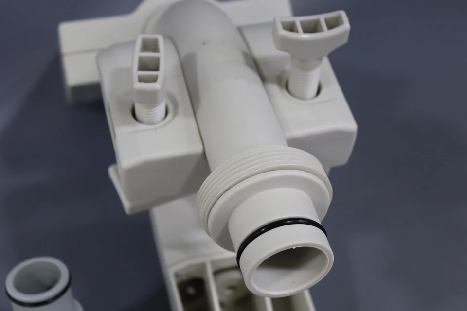 Accesorio pulverizador de agua para piscina sobre el suelo LED multicolor Intex | 28089E Foto 4 de 4